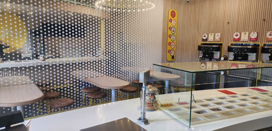 Café & Yogurt Bar – Orange